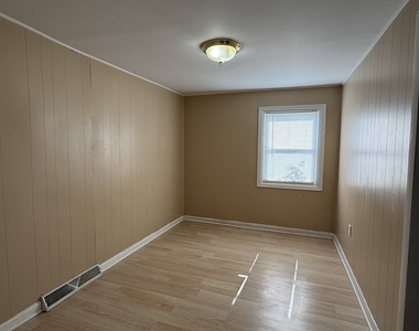 39096 N Evergreen Avenue - Photo Thumbnail 8