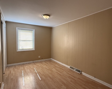 39096 N Evergreen Avenue - Photo Thumbnail 9