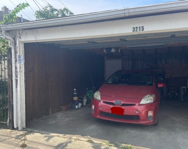 3215 W Warner Avenue - Photo Thumbnail 8