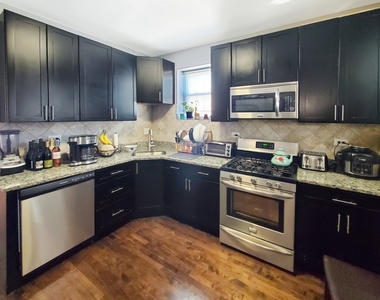 3215 W Warner Avenue - Photo Thumbnail 4