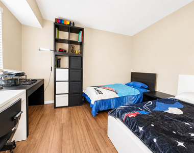 18 Bedford Road - Photo Thumbnail 12