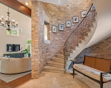 285 W Westminster Avenue - Photo Thumbnail 6