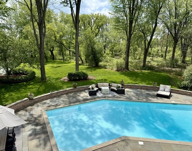285 W Westminster Avenue - Photo Thumbnail 2