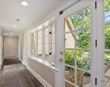 285 W Westminster Avenue - Photo Thumbnail 28
