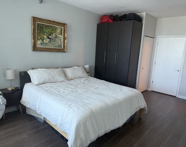 757 N Orleans Street - Photo Thumbnail 7