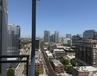 757 N Orleans Street - Photo Thumbnail 11