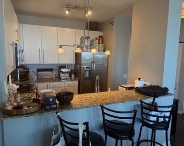 757 N Orleans Street - Photo Thumbnail 6