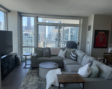 757 N Orleans Street - Photo Thumbnail 2