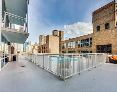 757 N Orleans Street - Photo Thumbnail 17
