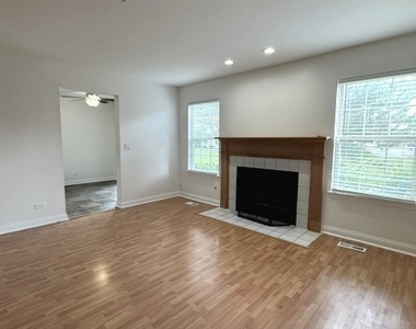 2479 Frost Drive - Photo Thumbnail 8