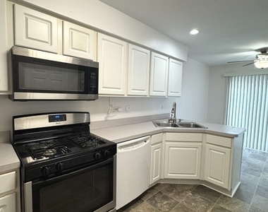 2479 Frost Drive - Photo Thumbnail 3