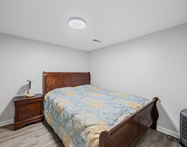 126 Redmond Drive - Photo Thumbnail 21