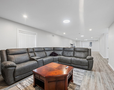 126 Redmond Drive - Photo Thumbnail 20