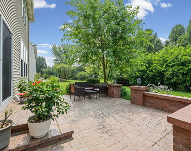 126 Redmond Drive - Photo Thumbnail 23