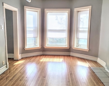 6622 S Saint Lawrence Avenue - Photo Thumbnail 1