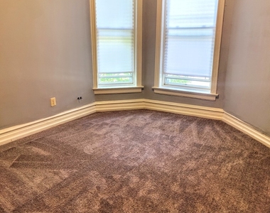 6622 S Saint Lawrence Avenue - Photo Thumbnail 8