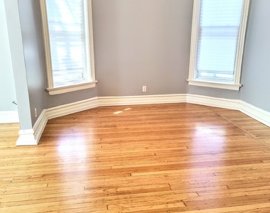 6622 S Saint Lawrence Avenue - Photo Thumbnail 2