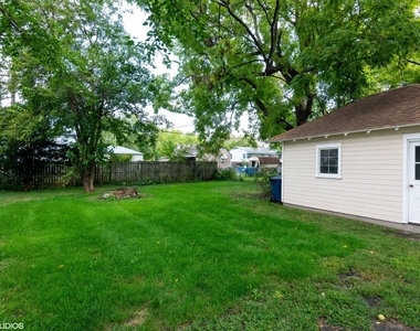 656 Bluff City Boulevard - Photo Thumbnail 11