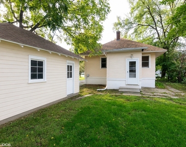 656 Bluff City Boulevard - Photo Thumbnail 12