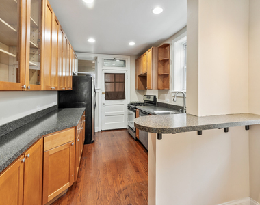 3332 N Claremont Avenue - Photo Thumbnail 1
