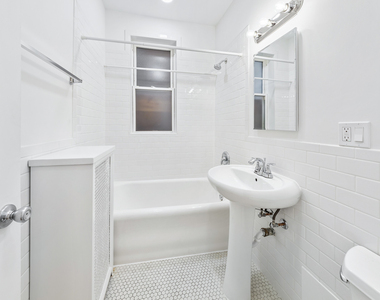 1921 W Estes Avenue - Photo Thumbnail 7