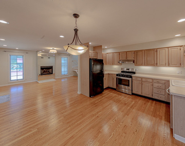 3121 Lake Avenue - Photo Thumbnail 13