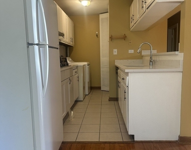 1284 Prairie Avenue - Photo Thumbnail 5