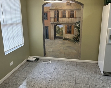 935 Viewpoint Drive - Photo Thumbnail 7