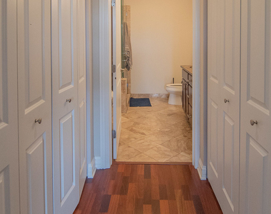 4950 N Western Avenue - Photo Thumbnail 7