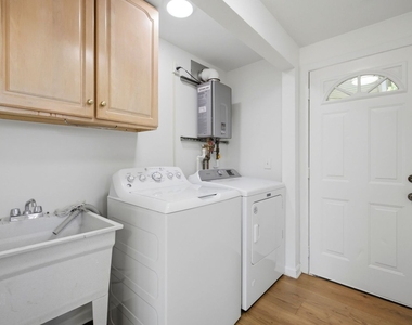 1624 W Weathersfield Way - Photo Thumbnail 28
