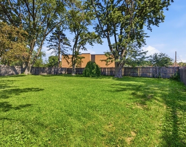 1624 W Weathersfield Way - Photo Thumbnail 32