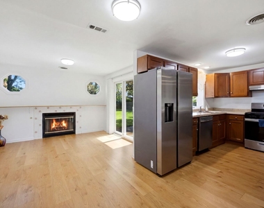 1624 W Weathersfield Way - Photo Thumbnail 16