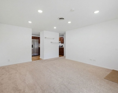 1624 W Weathersfield Way - Photo Thumbnail 18