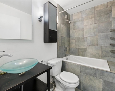 211 E Ohio Street - Photo Thumbnail 10