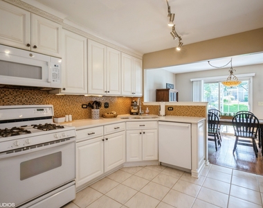 707 Clover Hill Court - Photo Thumbnail 7