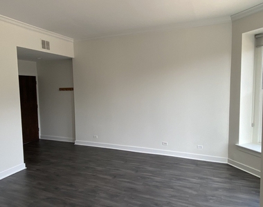 1760 N Clark Street - Photo Thumbnail 1