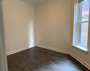 1760 N Clark Street - Photo Thumbnail 4