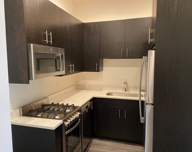 1760 N Clark Street - Photo Thumbnail 6