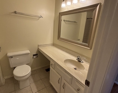 200 Dublin Lane - Photo Thumbnail 11