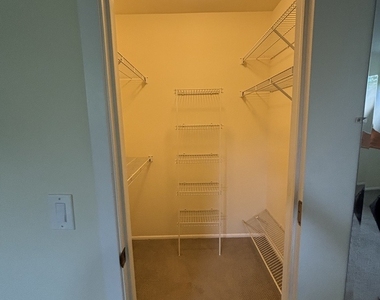 200 Dublin Lane - Photo Thumbnail 9