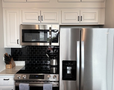 1222 Chicago Avenue - Photo Thumbnail 6