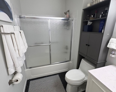 1222 Chicago Avenue - Photo Thumbnail 14