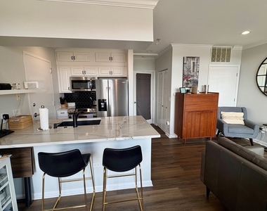 1222 Chicago Avenue - Photo Thumbnail 5