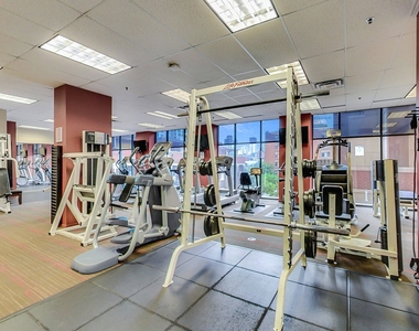 330 N Jefferson Street - Photo Thumbnail 27