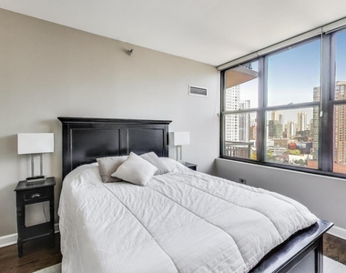 330 N Jefferson Street - Photo Thumbnail 14