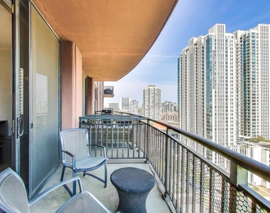 330 N Jefferson Street - Photo Thumbnail 21
