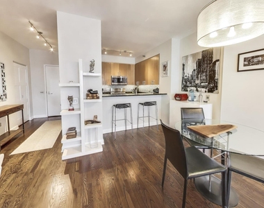 330 N Jefferson Street - Photo Thumbnail 8