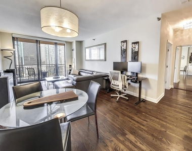 330 N Jefferson Street - Photo Thumbnail 5