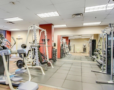 330 N Jefferson Street - Photo Thumbnail 28