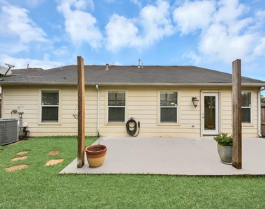 3815 Pebble Garden Lane - Photo Thumbnail 42